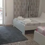 Venice Sanella بيت ضيافة ميستر